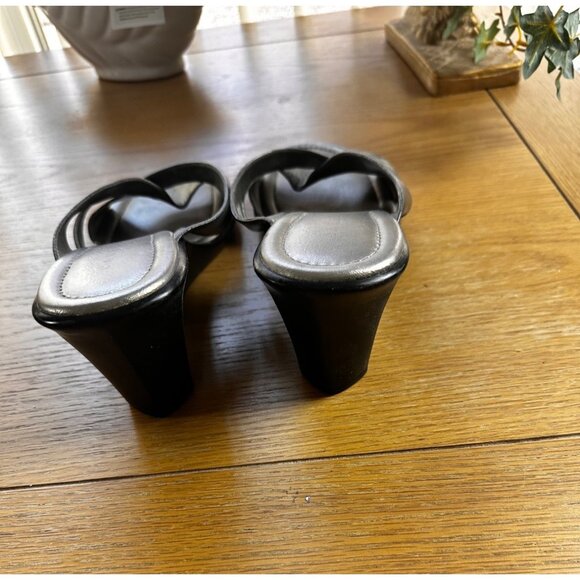 Caressa Size 10M Metallic Silver Strappy Wedge Sandals - Picture 13 of 16